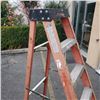 Image 2 : 6' FIBERGLASS A-FRAME LADDER
