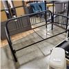 Image 1 : METAL FRAME DAY BED SINGLE SIZE