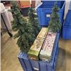 Image 1 : 4 MINI CHRISTMAS TREES