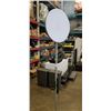 Image 2 : MODERN FLOOR LAMP WITH REMOTE