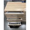 Image 2 : 2 PINE NIGHTSTANDS