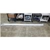 Image 1 : VIVO MANUAL PRJECTOR SCREEN 100 INCH