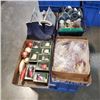 Image 1 : 4 TRAYS OF ASSORTED CHRISTMAS DECOR