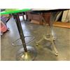 Image 2 : GREEN ACRYLIC GAS LIFT CHAIR AND CONVERSATION TABLE