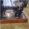 Image 2 : VINTAGE SINGER 99K SEWING MACHINE WITH COVER