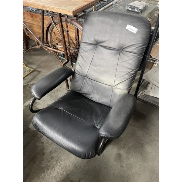 BLACK CHAIR