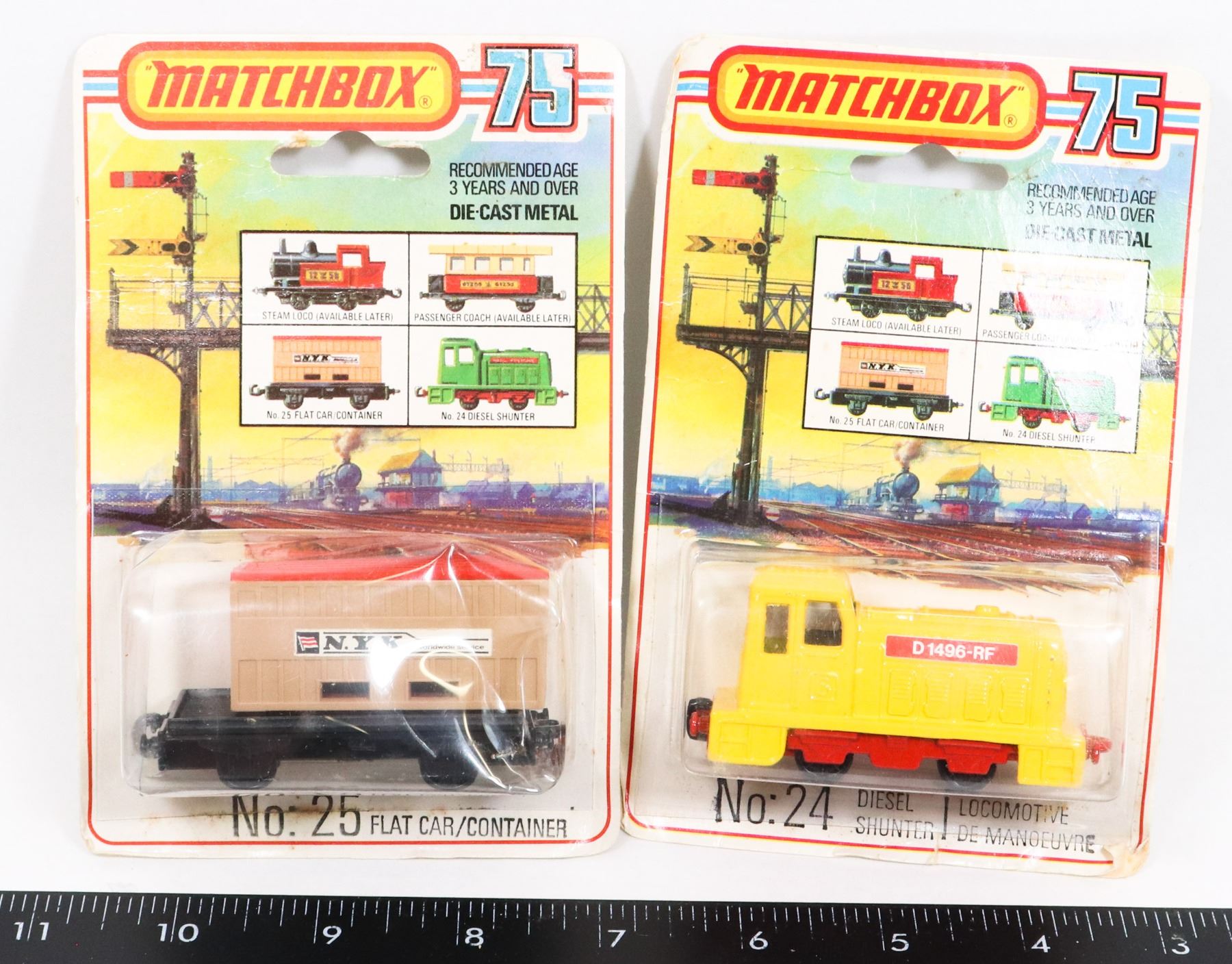 #525 MATCHBOX 75 LOT OF 2 TRAIN CARS #24 #25 1976