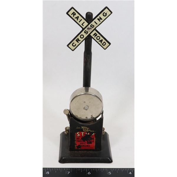 #585 MARX RAILROAD CROSSING TRAIN ACCESSORY USA