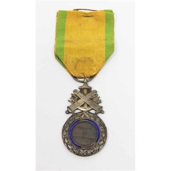#747 WW1 WW2 FRENCH MEDAILLE MILITAIRE MEDAL