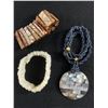 Image 4 : 3 Abaloni & Mother Of Pearl Necklaces, 2 Bracelets & 2 Pairs Of Earrings