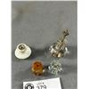 Image 2 : 4 Antique Cabinet Knobs 3 Crystal 1 Porcelain