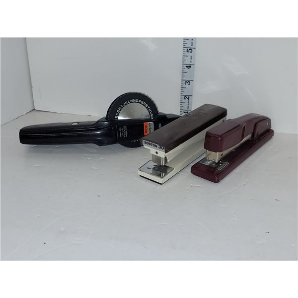 Lot of Vintage Staplers & Vintage Dymo 1540