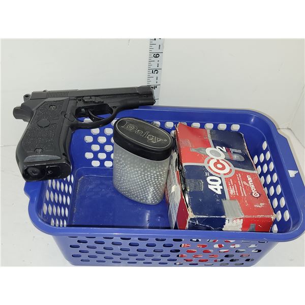 BB Gun with 30 CO2 Cartridges & BB's - CO2 MUST be shipped separately and follow TDG shipping guidel