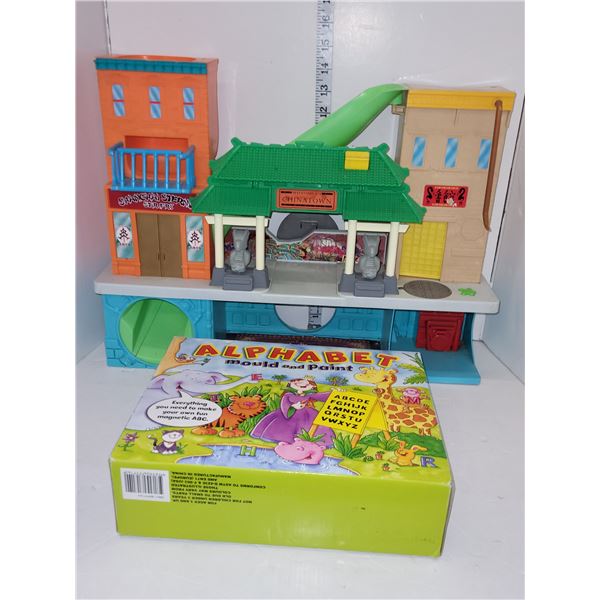 Vintage TMNT Chinatown Toy + Alphabet Mould and Paint (looks new)