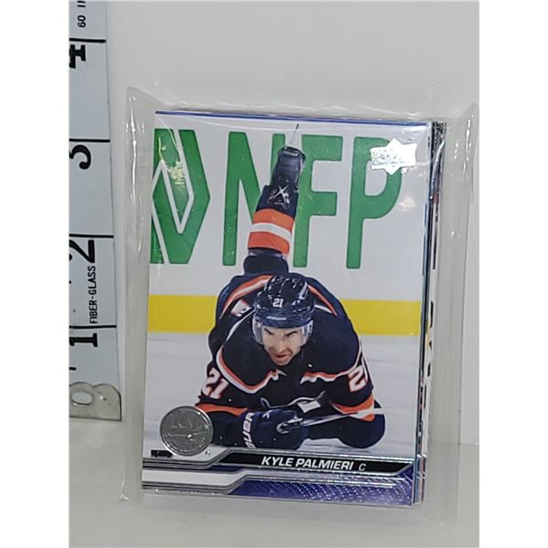 19 2023/24 Upper Deck NHL Cards