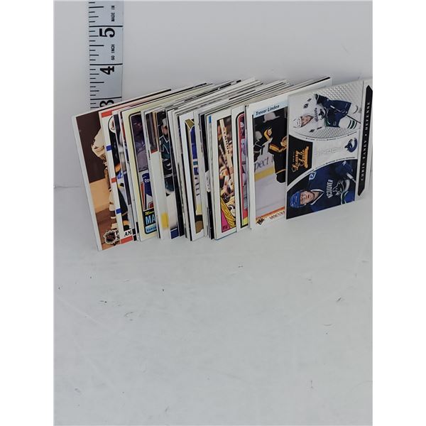 50 Vancouver Canucks NHL Cards