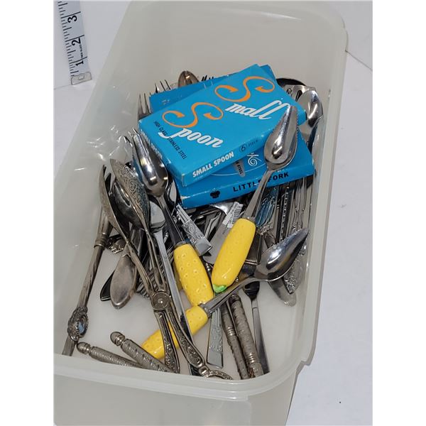 Plastic Tote with Vintage Cutlery + Ceramic Grapefruit Spoons