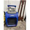 Image 1 : Wind king industrial dehumidifier untested