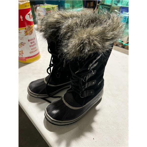 Sorel boots size 7