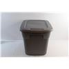Image 3 : *Sterlite 10 Gal Plastic Tote with Lid