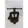 Image 7 : Vintage Reed MFG Co. Pipe Like Vice- 16'' Tall