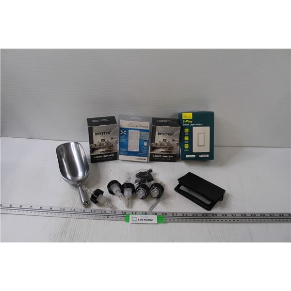 (4) Light Switches, Alcohol Pourer Tops, Ice Scoop, Card Wallet