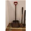 Image 2 : *Vintage Shovel, Sawblade, Pitchfork, Misc.