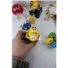 Image 3 : (12) Pieces of M&M Candy Memorabilia, Night Light, Powers On, Bag Clip, Figurines, Misc.