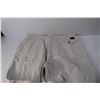 Image 10 : (3) Pairs Of Men's Pants, Boss, Greg Norman Collection, Dockers- All 38 x 34 Waist