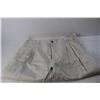 Image 8 : (3) Pairs Of Men's Pants, Boss, Greg Norman Collection, Dockers- All 38 x 34 Waist