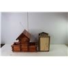 Image 3 : (2) Wood Birdhouses 13.25" Tall x 16" Long x 9" Wide and 10.5" Tall x 10.25" Long x 6.25" Wide