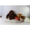 Image 1 : (2) Baskets, Pumpkin Decor & Stuffed Gorilla