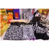 Image 4 : Variety Halloween Themed Display Items (Skull, Body Parts, Bats, Candles, Misc.)