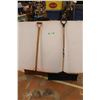 Image 1 : *(2) Snow Shovels