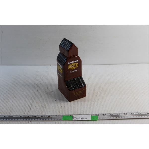 Saskatchewan Pool Macoun Liquor Decanter
