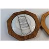 Image 4 : (2) Framed Decorative Plates