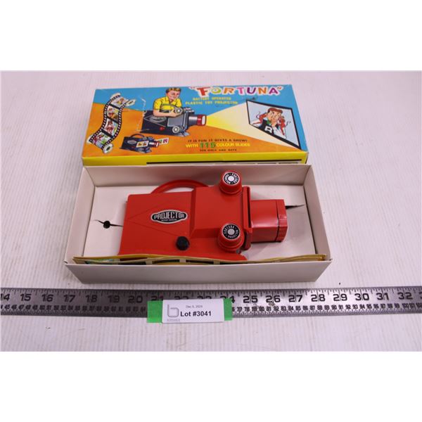 Vintage Fortuna Plastic Toy Projector With Original Box