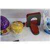 Image 8 : Brain Breaks Mini Games Set, Artificial Snowballs, Nutcracker, Wallets, HI-Q Game and Misc.