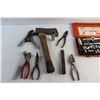 Image 2 : Ratchet Socket Set, Pliers, Hatchet and Chisel