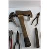 Image 6 : Ratchet Socket Set, Pliers, Hatchet and Chisel