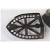 Image 4 : Sad Iron and Trivet