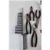 Image 2 : (2) Hammers, (4) Pliers, Sockets
