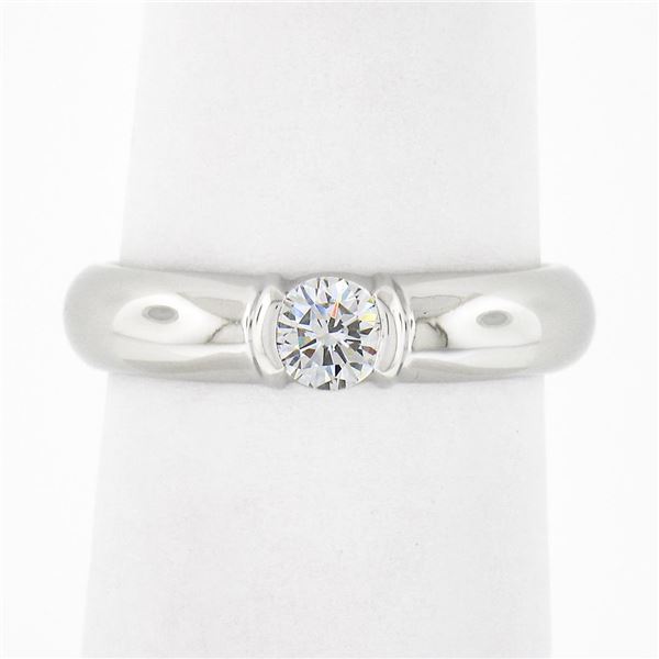 Tiffany & Co. Platinum 0.26 ctw Round Diamond Solitaire Etoile Engagement Ring