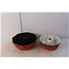 Image 2 : (2) Bundt Cake Pans 10.5" & 9"