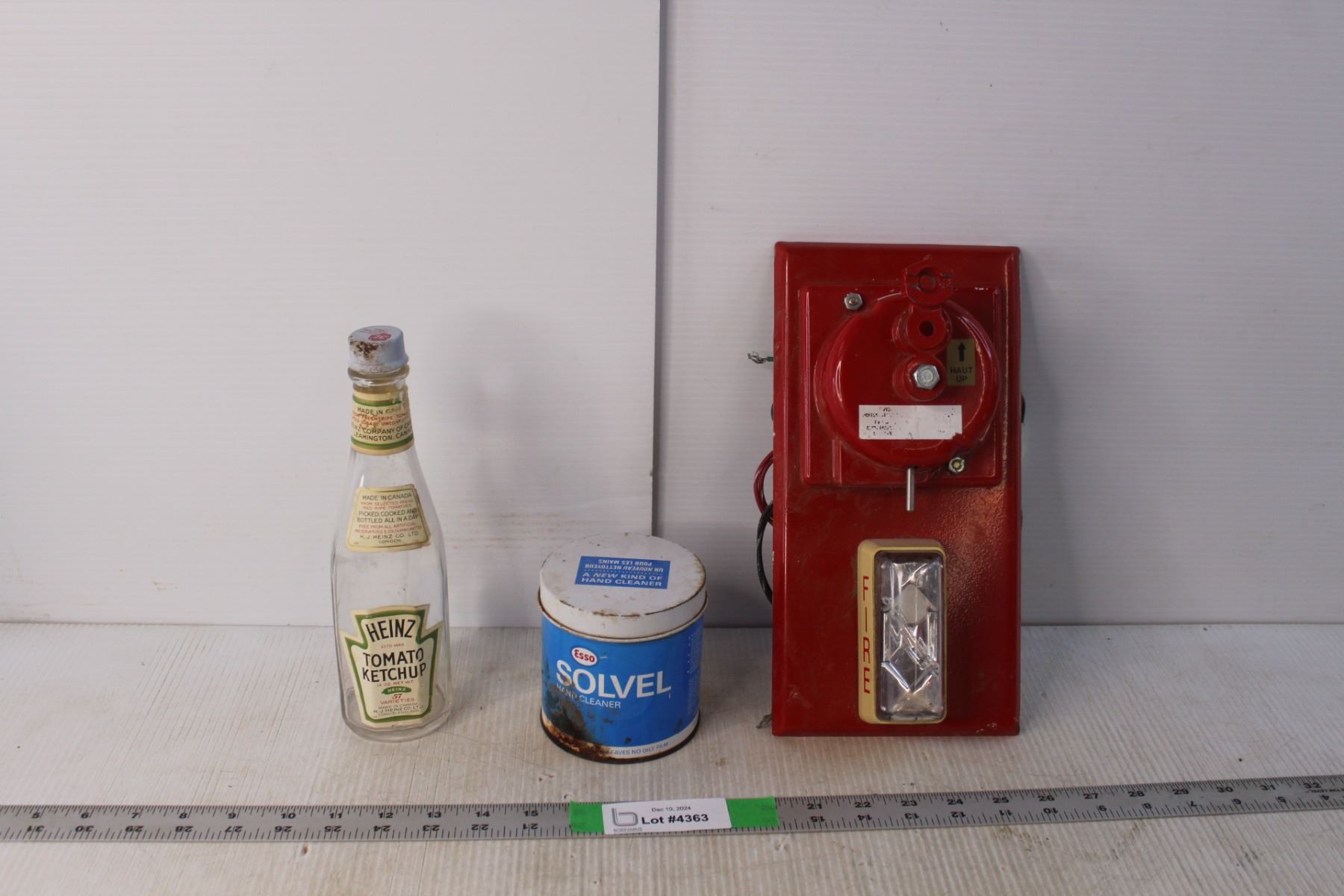Vintage Heinz Ketchup Bottle, Solvel Tin Can & Vintage Fire Strobe ...
