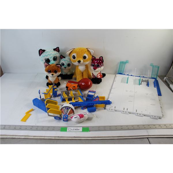 (6) Fox plushies (Ty Beanie Boos), Toy Building Pieces
