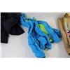 Image 2 : (2) Kids Small Jackets, Blanket