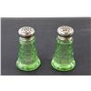 Image 2 : Jeanette Cube Green Depression Glass Uranium Salt and pepper Shakers