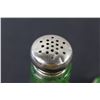 Image 3 : Jeanette Cube Green Depression Glass Uranium Salt and pepper Shakers