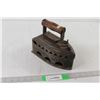 Image 1 : Antique Charcoal Burning Iron